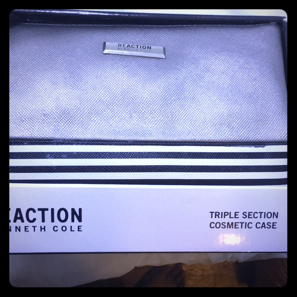 NWT Reaction Kenneth Cole Triple Cosmetic Case
